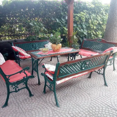 Garden Bed & Breakfast *